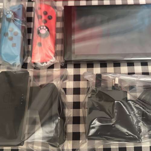 Switch 1 任天堂遊戲機套裝 行貨 99%新 主機非常新淨 配件有輕微使用痕跡 當時買入...
