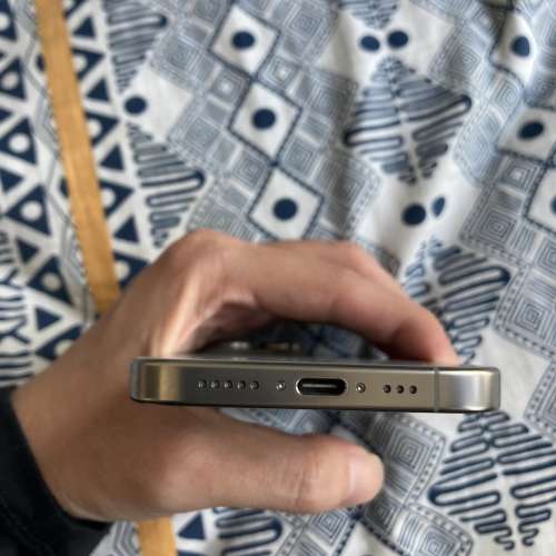 iPhone 16 Pro natural titanium 256GB 89%電
