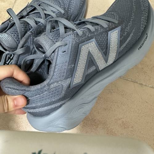 New balance 9成新有盒藍色