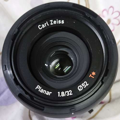 Carl Zeiss Touit 1.8/32 32mm f/1.8 Lens (for Sony E mount)