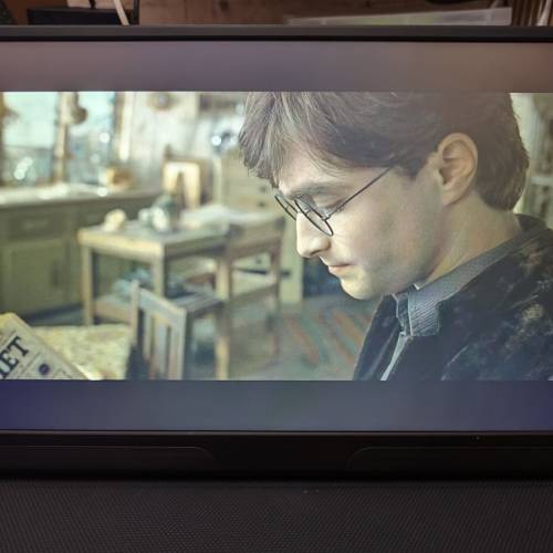 便攜式顯示器  15.6 " FHD 觸控式螢幕 內置電池。跟顯示Cable