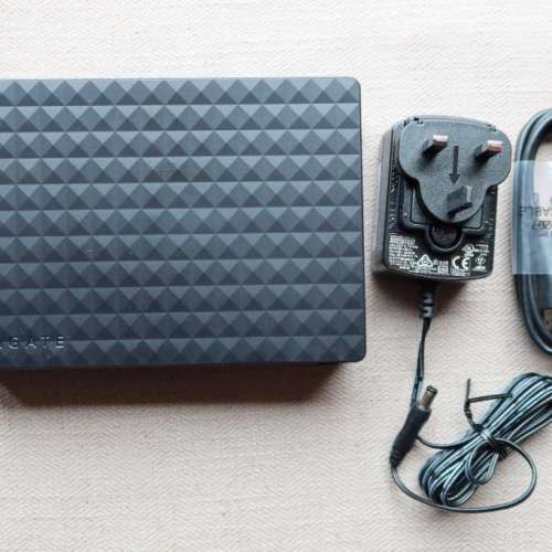 4TB Seagate expansion硬碟 3.5吋