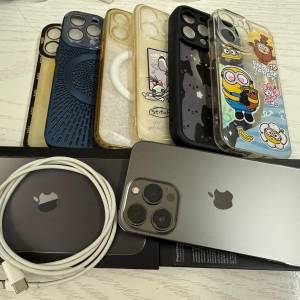iPhone 13 pro 128GB 極新幾乎無花 全原裝有盒有原裝線 送一堆機套 石墨黑色 99% ne...