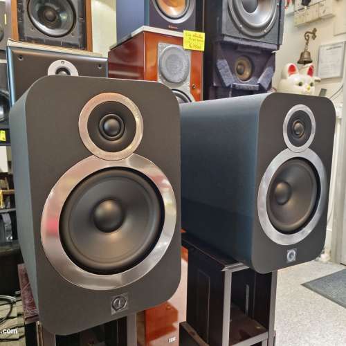 Q Acoustics 3030i