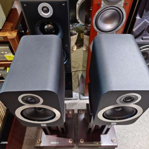 Q Acoustics 3030i