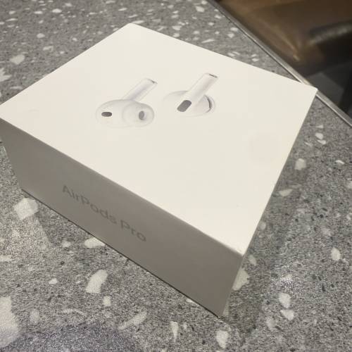 Apple最新一代 airpods pro 3
