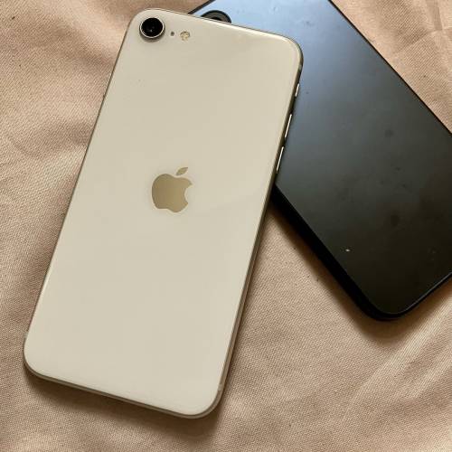 白色 Iphone SE3