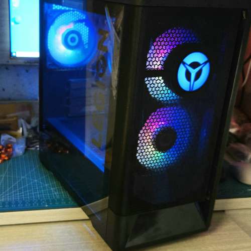 側透X99主機，E5-2660 V3