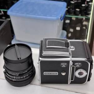 HASSELBLAD 500C/M + A12 BACK DEMO UNIT NOT FOR SALE HASSELBLAD CF DISTAGON 60MM