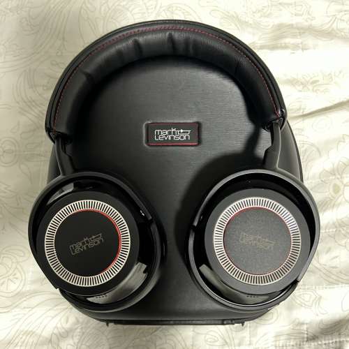 Mark Levinson no.5909 Wireless headphones