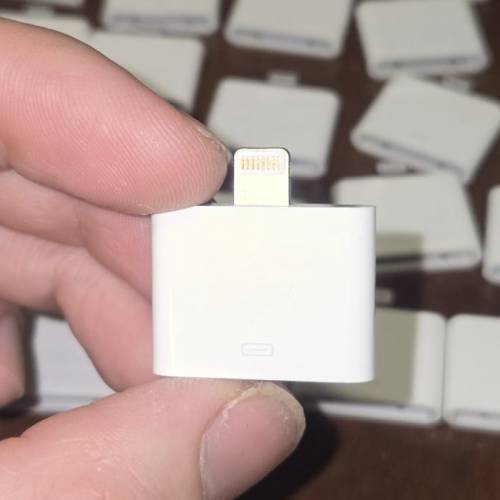 Original lightning 轉 30pin adaptor $100 一個
