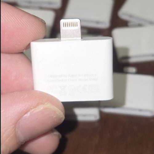 Original lightning 轉 30pin adaptor $100 一個