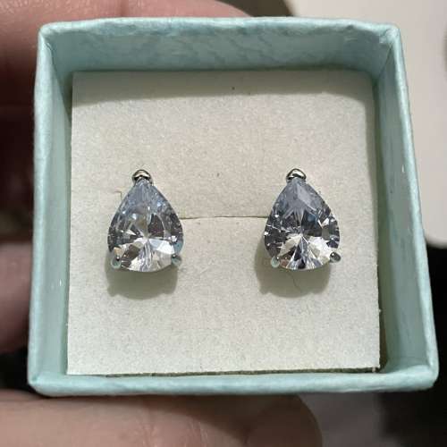 梨型仿鎻白金色耳環