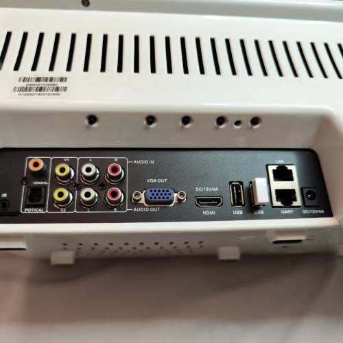 點唱機，15.5&rdquo;屏幕。觸屏，2TB HDD, 可高速下載歌曲（VIP到2124年）無咪