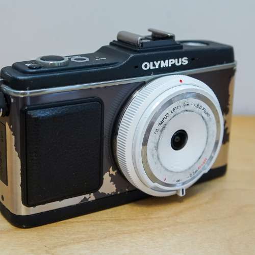 Olympus E-P2 (M43) + 機蓋魚眼鏡頭 (9mm, F8)