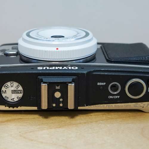 Olympus E-P2 (M43) + 機蓋魚眼鏡頭 (9mm, F8)