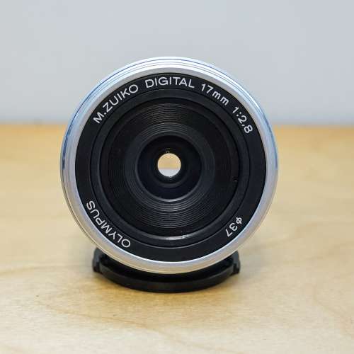 Olympus 17mm F2.8