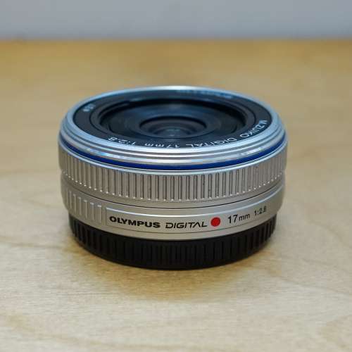 Olympus 17mm F2.8