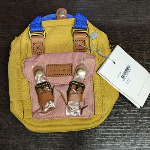 Doughnut Macaroon Tiny 斜背包 (黃 x 粉紅玫瑰 )