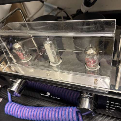 Blue Aura V40 (連一對書架喇叭)