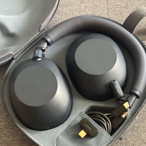 99%新 極少用 Sony WH-1000XM6 深藍色 連Fiio BT11 IPhone聽歌