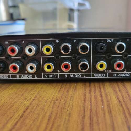 音频分線盒4入2出