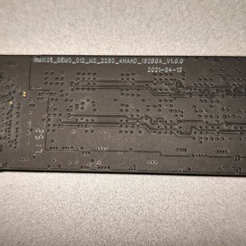 出售 2TB SSD M.2 2280 全正常（已安裝好windows 11)