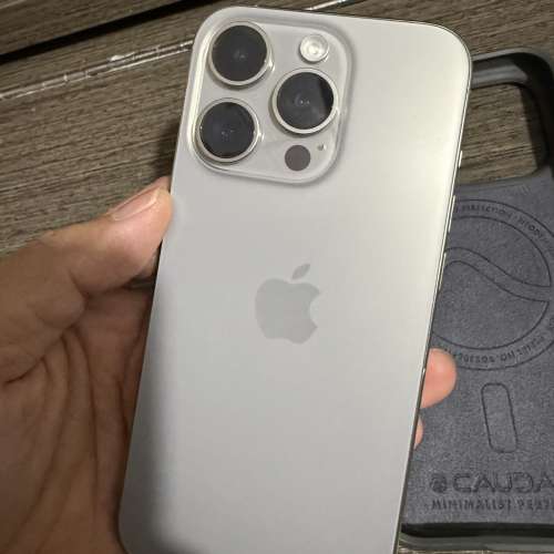 99新iPhone 15pro 256gb,港行雙卡，完美冇花，冇修冇拆，所有原裝，電池健康度86，...