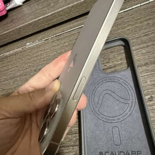 99新iPhone 15pro 256gb,港行雙卡，完美冇花，冇修冇拆，所有原裝，電池健康度86，...