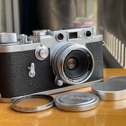 Leotax F body+Canon 28mm f/2.8 旁軸機 L39鏡頭(另議)