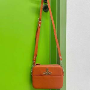 Vivienne Westwood西太后 女士單肩相機包