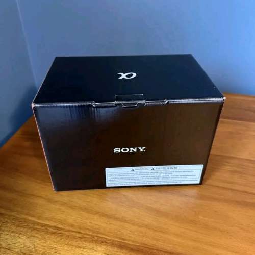 Brand New Sony A7R v mirrorless full- frame camera with