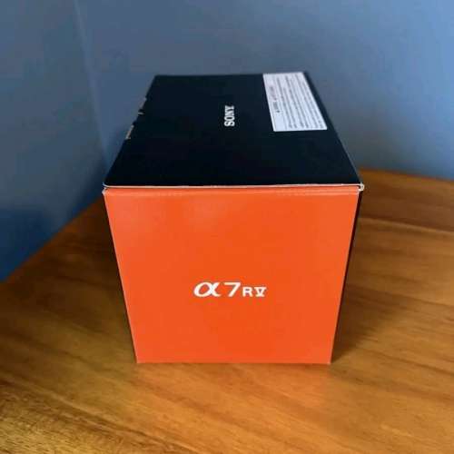 Brand New Sony A7R v mirrorless full- frame camera with