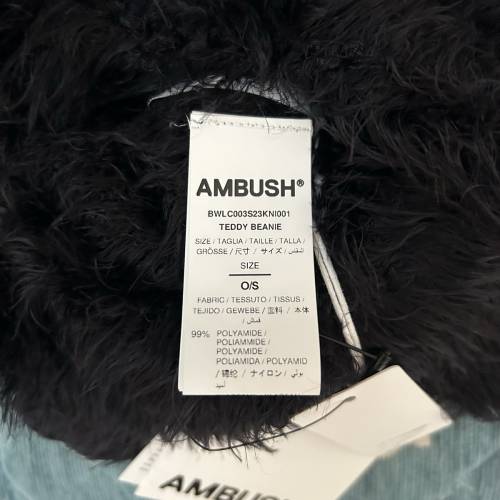 ［SS23］全新 AMBUSH 黑色毛絨泰迪針織帽