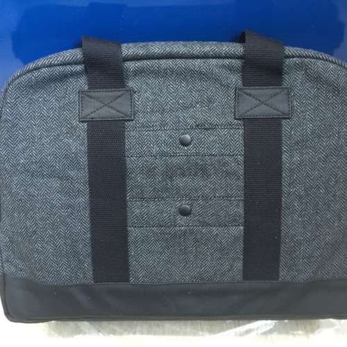 HEX Duffel Bag w Strap Up To 15&rdquo; MacBook / Laptop NEW 全新美國品牌手提電腦單肩...