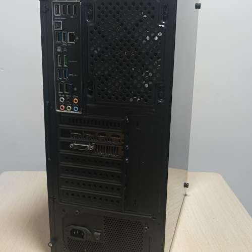 Xeon E5-2690 CPU 8核心16線程,32G ram,480G SSD,1TB HD, Geforce GTX 1060 3G ,Win11