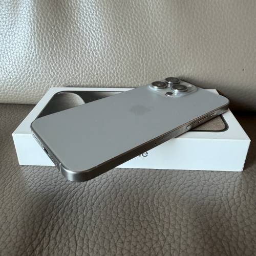 完美無花 香港行貨 iphone 15 pro max 256GB 原色 鈦金屬 Natural Titianium