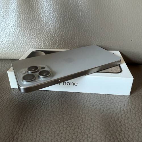 完美無花 香港行貨 iphone 15 pro max 256GB 原色 鈦金屬 Natural Titianium