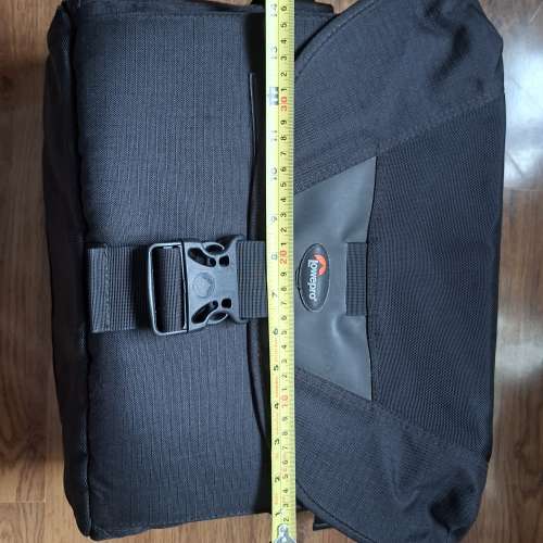 Lowepro  Stealth Reporter D550 相機袋