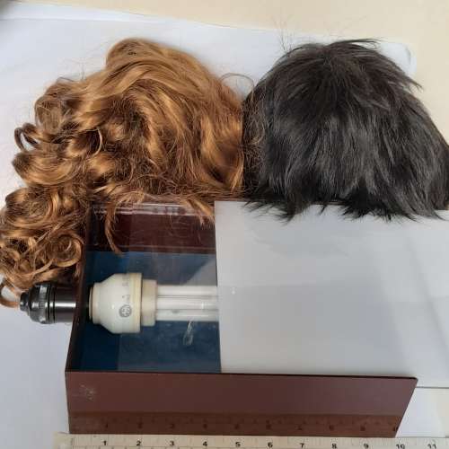 燈箱十乘八乘三吋及二個假髮攝影道具，購置多年好少使用 。三款共售二百五十元。mo...