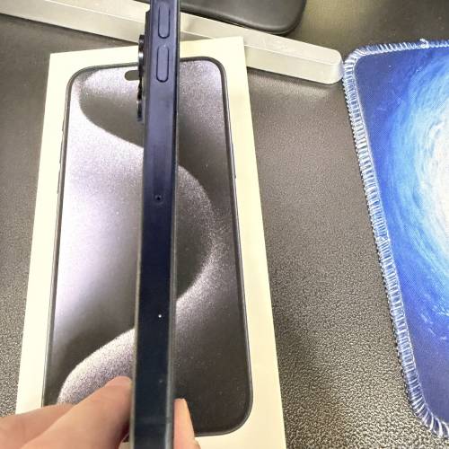 苹果 iPhone 15 Pro Max 256GB 香港版，全球所有网络运营商均可免费使用