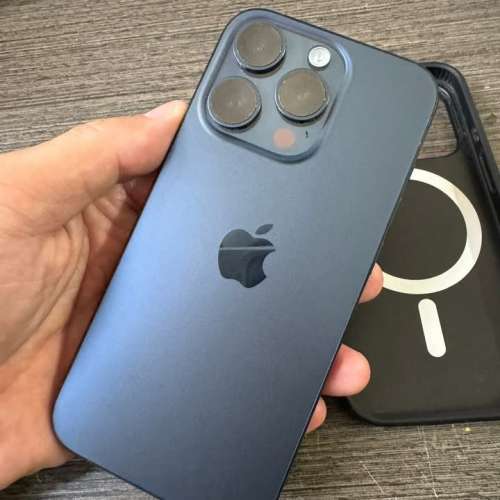 iPhone 15pro 256gb,港行雙卡極新，電池健康度88，完美冇花，所有原裝，所有功能正常...