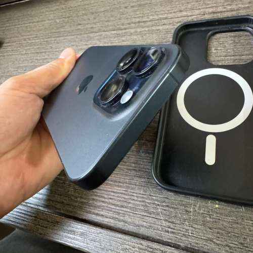 iPhone 15pro 256gb,港行雙卡極新，電池健康度88，完美冇花，所有原裝，所有功能正常...