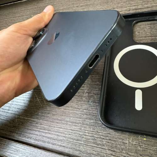 iPhone 15pro 256gb,港行雙卡極新，電池健康度88，完美冇花，所有原裝，所有功能正常...