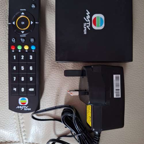 全套帶免費賬號配遙控器 火牛 HDMI 線 可以睇20多個免費電視台直播 一開機用到