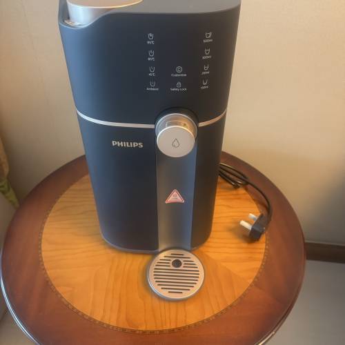 飛利浦RO純淨即熱飲水機ADD 6911L，適用於開奶或幼兒飲用