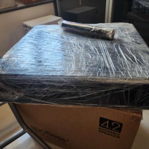 Spotless Eternal 4.2 書架喇叭（免費送7聲道後級Nuforce MCH-300se-c7 (不包好壞)。