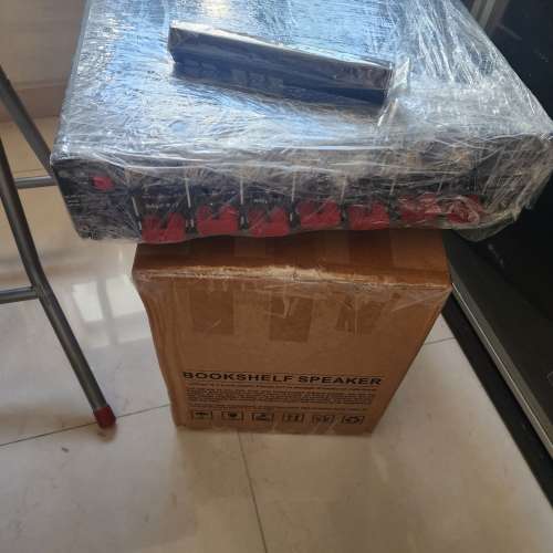 Spotless Eternal 4.2 書架喇叭（免費送7聲道後級Nuforce MCH-300se-c7 (不包好壞)。