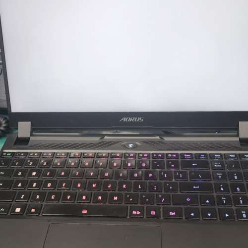 放售 Gigabyte Aorus 15 XE4 電競筆電 (32GB/2TB/3070Ti) 機能 100% 正常