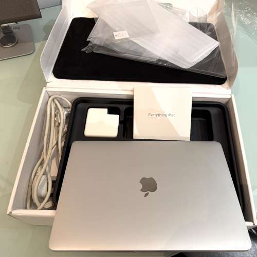 Apple MacBook 13吋 13&ldquo; 2020年 Pro Apple M1 CPU  512GB SSD 95% New